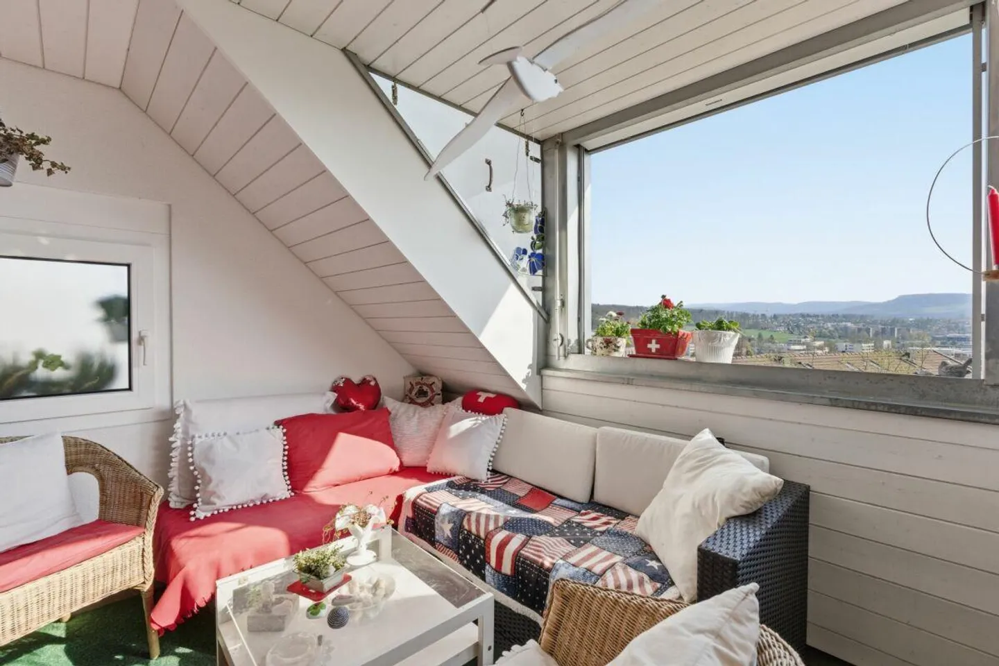 Maisonette en duplex ensoleillée de 3,5 Z' avec vue dégagée et 1 EHP - Photo 3 sur 13