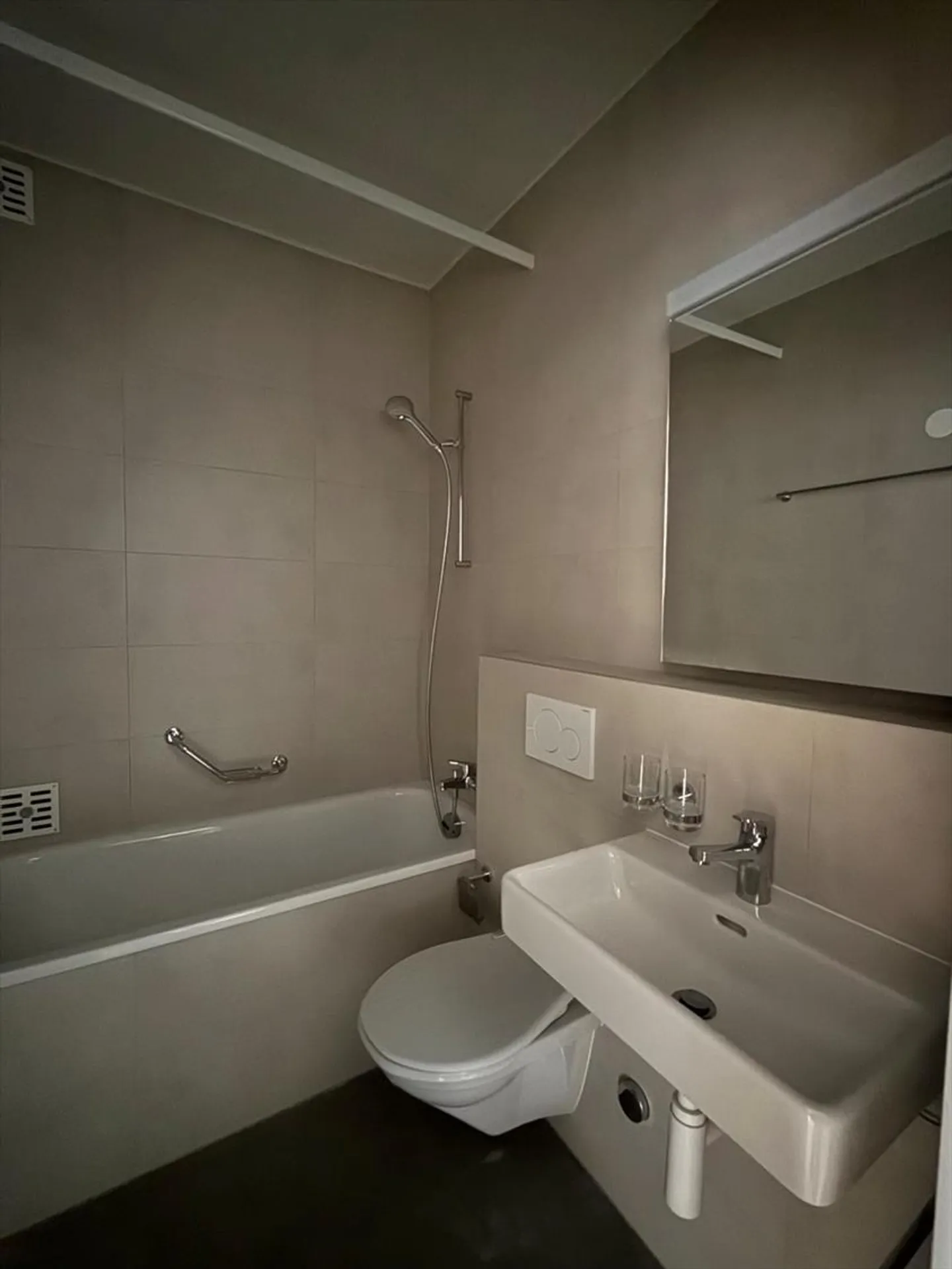 Appartement de 3 pièces entièrement rénové - Photo 7 sur 7