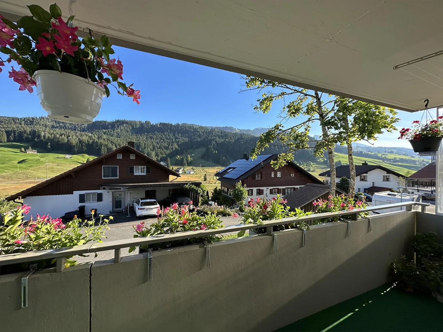 Tranquillo appartamento di 2.5 locali in una splendida posizione panoramica - Foto 8 di 9