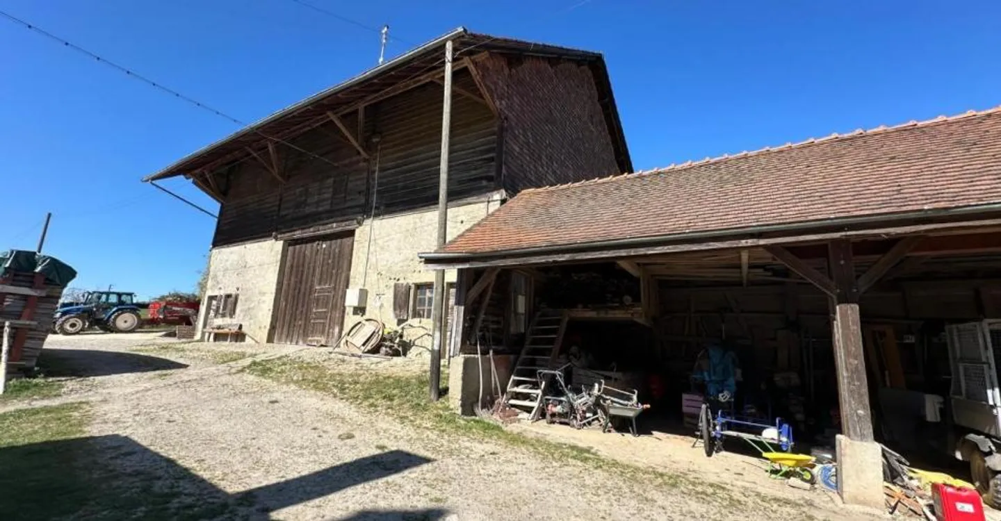 GRUNDSTÜCK MIT GROSSER LANDWIRTSCHAFT UND ÜBERDACHT, DAS IN WOHNRAUM UMGEWANDELT WERDEN KANN ODER DAS EG FÜR EINE AKTIVITÄT UND IHRE WOHNUNG IM OBERGESCHOSS ODER MEHRERE FAMILIEN? - Foto 5 von 10