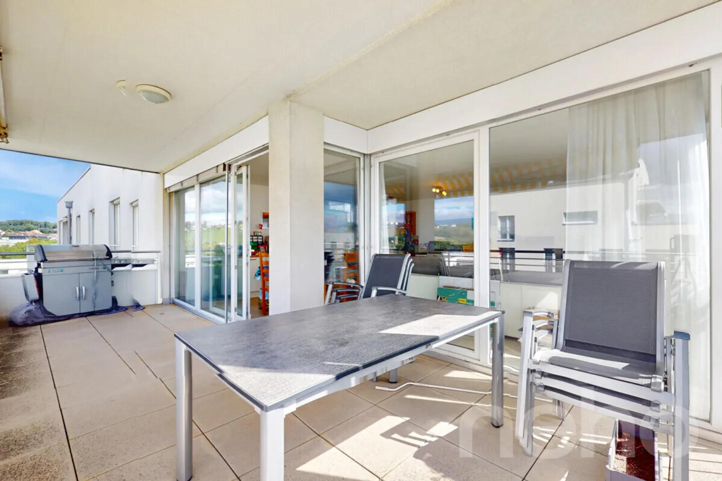 Bright apartment with large balcony and lake view at the gates of Morges - Photo 4 of 13