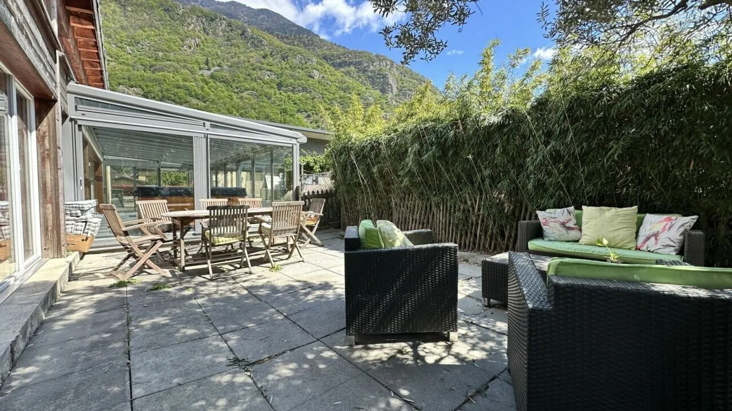 Villa con scuderia per cavalli a Dorénaz - Foto 2 di 22