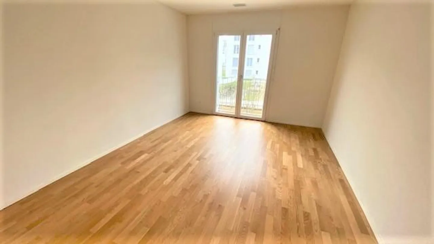 Appartamento soleggiato di 2,5 stanze in una moderna costruzione con torre di lavaggio - Foto 5 di 8