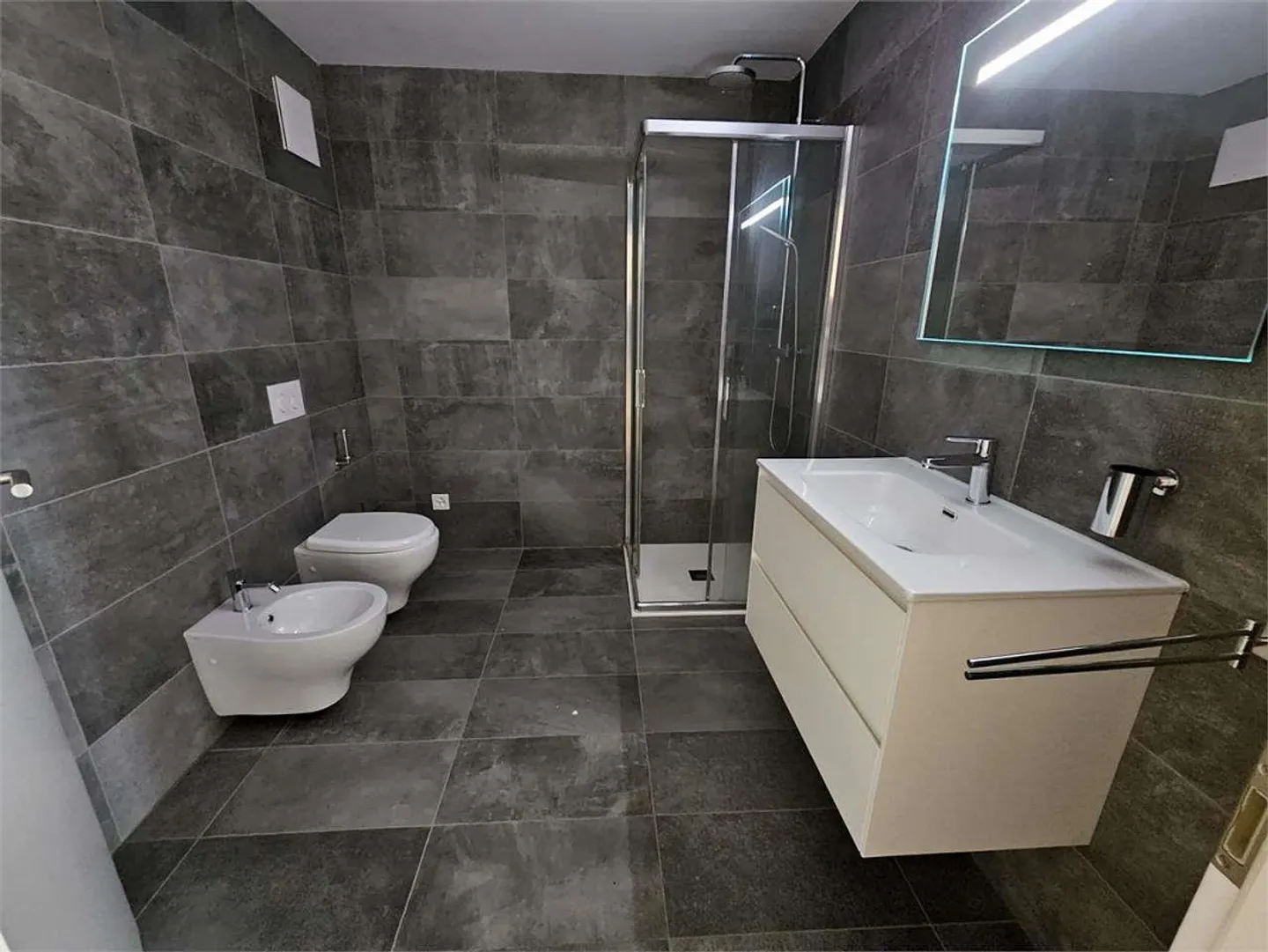 Gudo, 2.5-Zimmer-Wohnung mit Terrasse - Foto 8 von 8