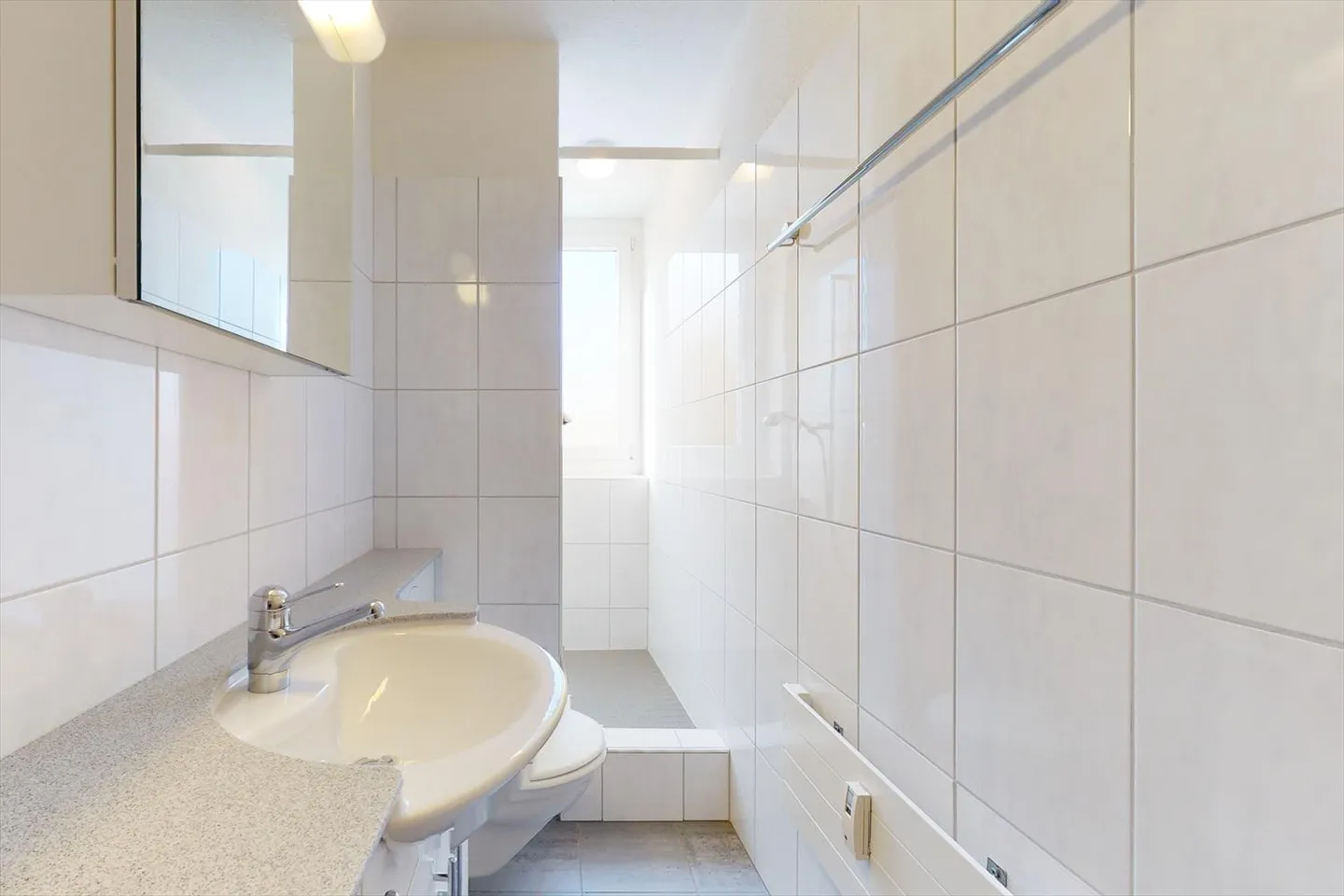Ampio appartamento nel quartiere Schlössli - Foto 4 di 7