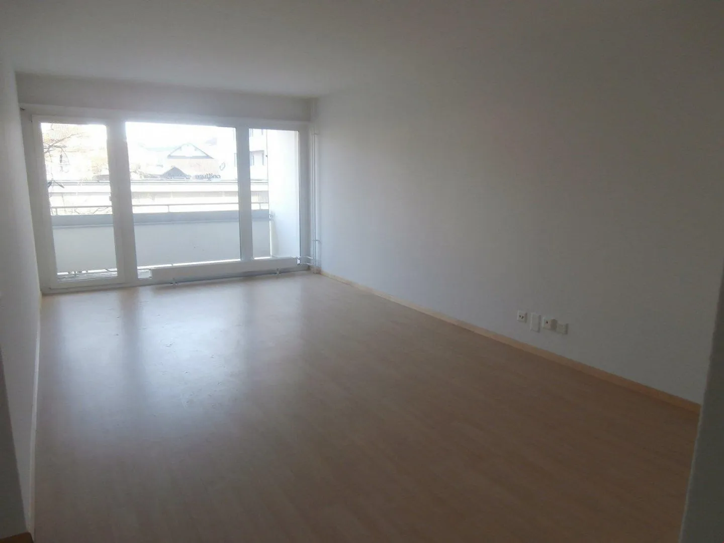 Moderne 3.5-Zimmer-Wohnung - Foto 2 von 8