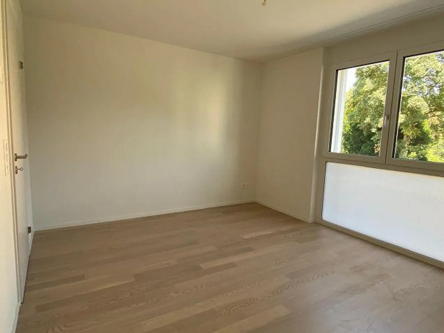 Appartement penthouse lumineux et moderne - Photo 3 sur 9