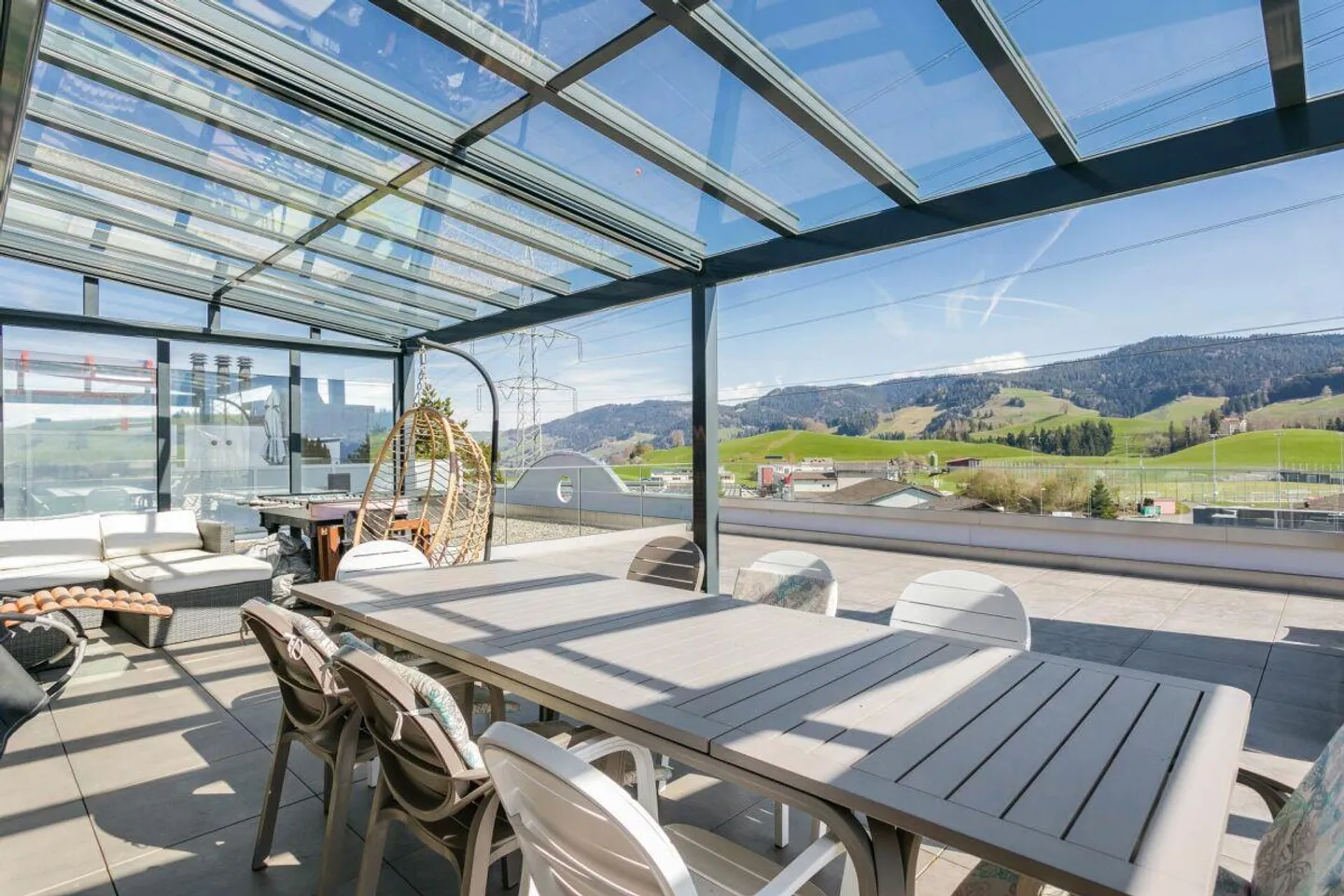 Living with a View: 7.5-Room Terrace House with Panorama Terrace - Photo 2 of 8