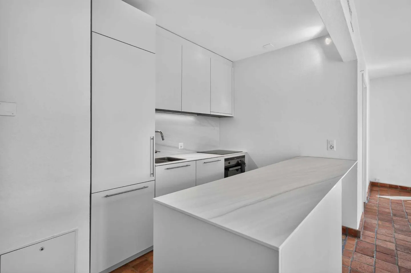 Charming 2.5 Room Apartment - Photo 3 of 8