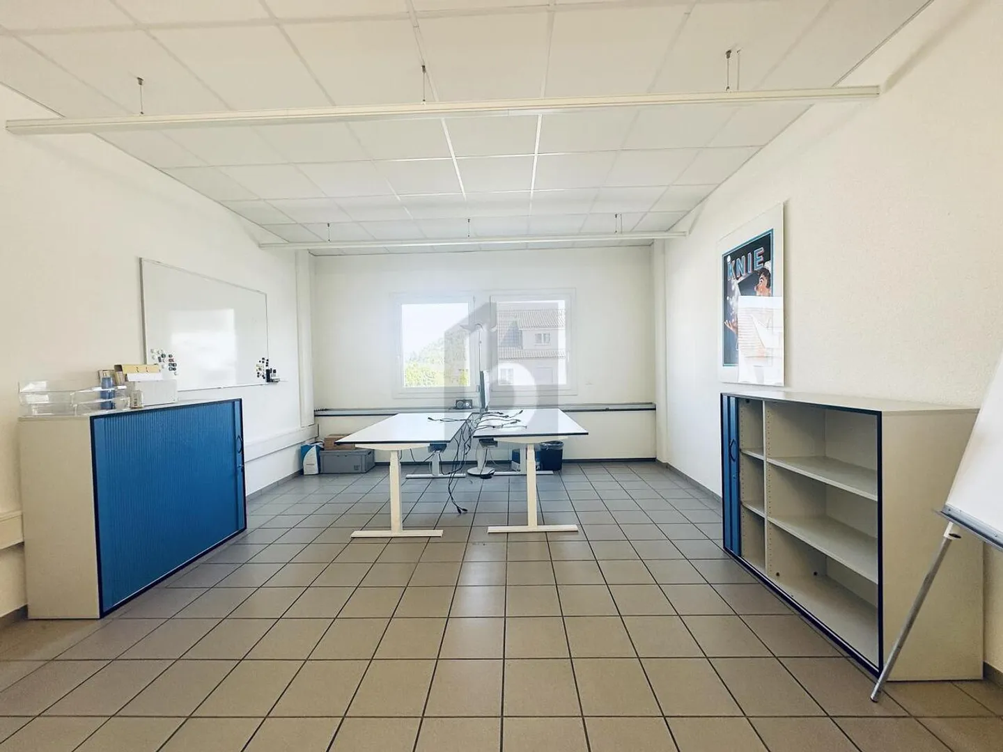 MODERNO, LUMINOSO E IN POSIZIONE STRATEGICA - Foto 5 di 6