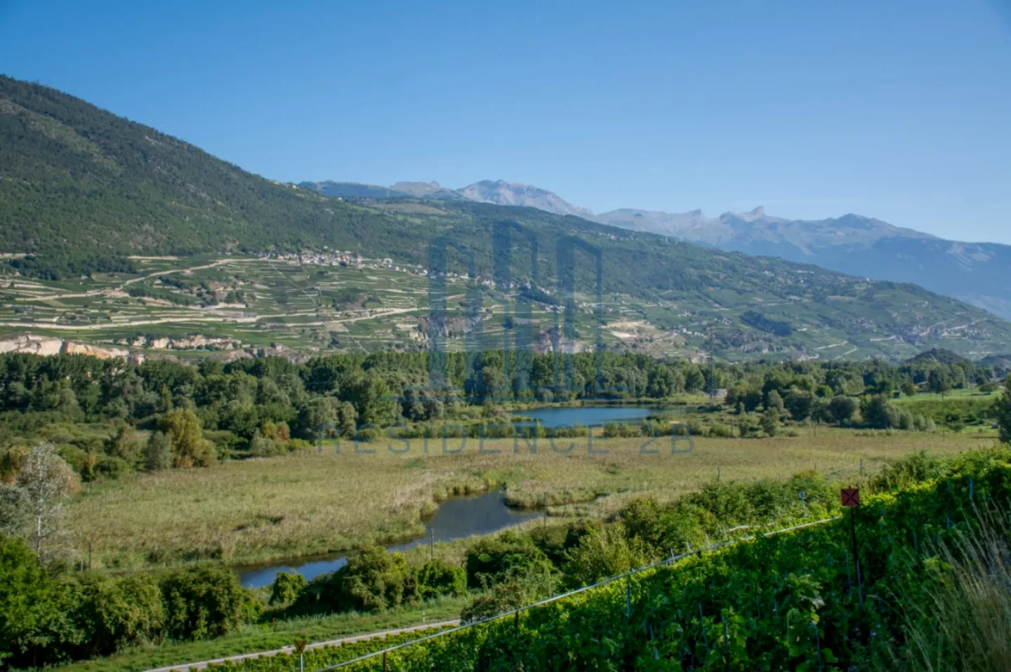 Moderne Villa mit Jacuzzi-Angebot - Foto 2 von 12