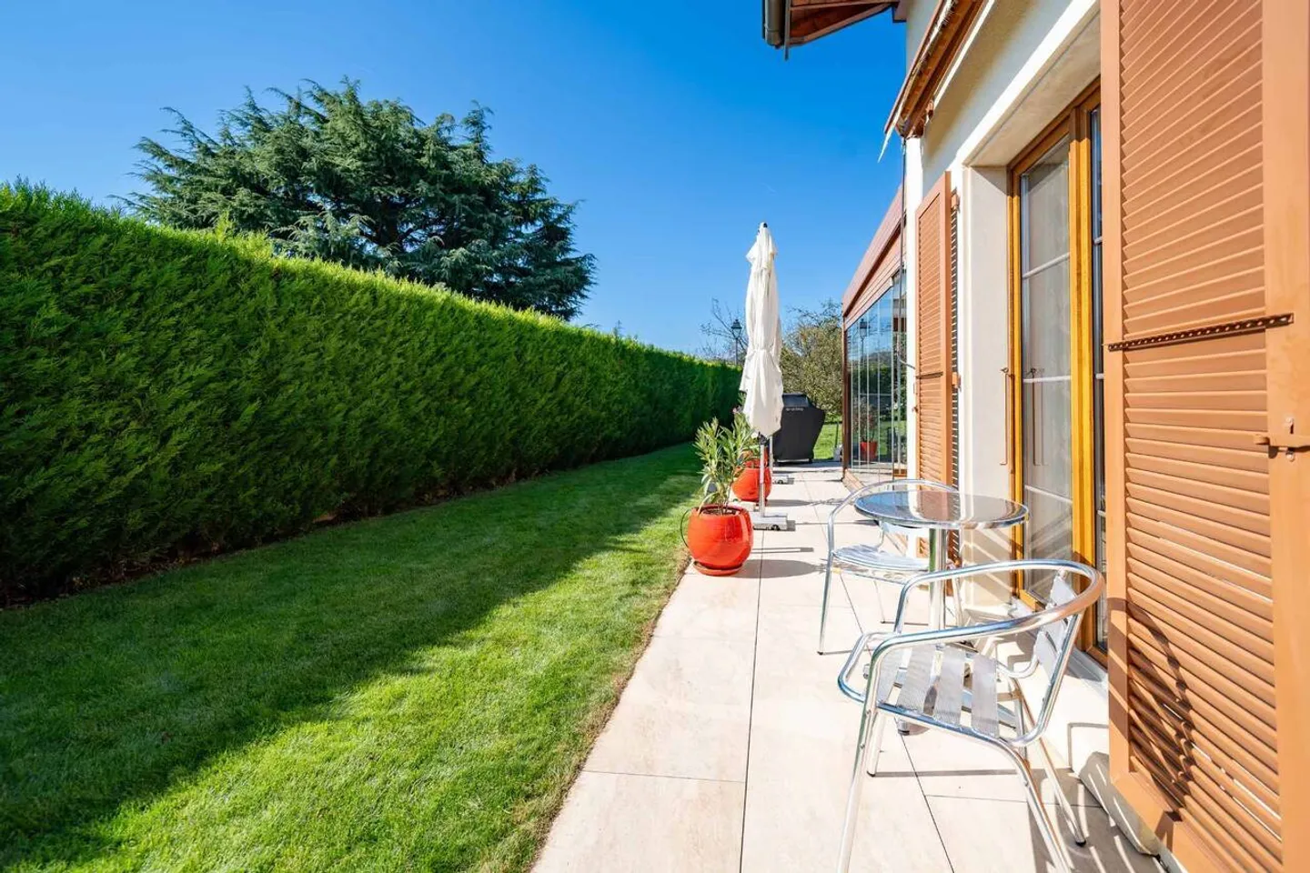 Magnifica villa individuale con 6,5 stanze, terrazze e giardino - Foto 9 di 13