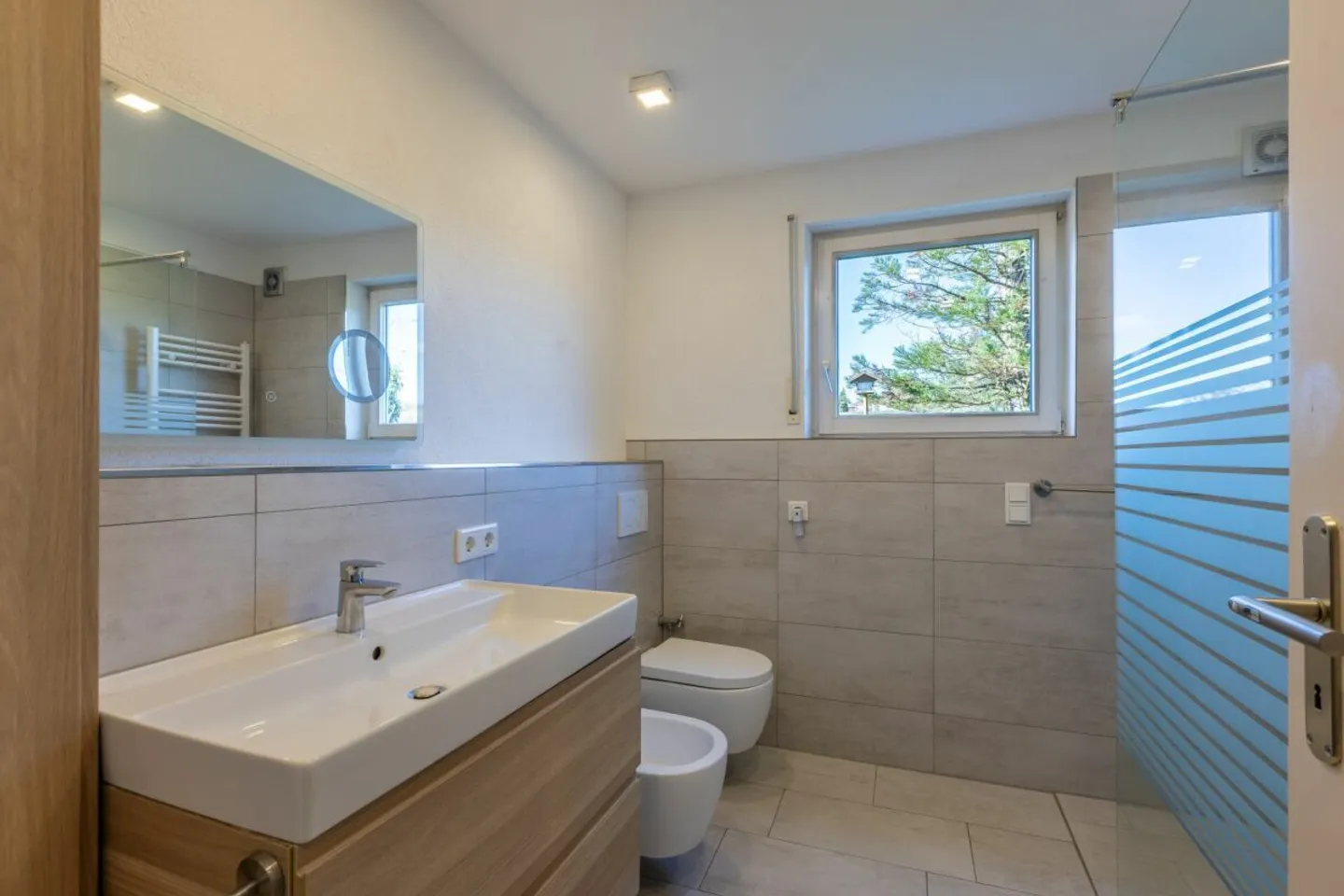 Viel Freiraum, Rheinsicht und Lebensqualität im einzigartig gelegenen Wohnhaus - Photo 37 of 43