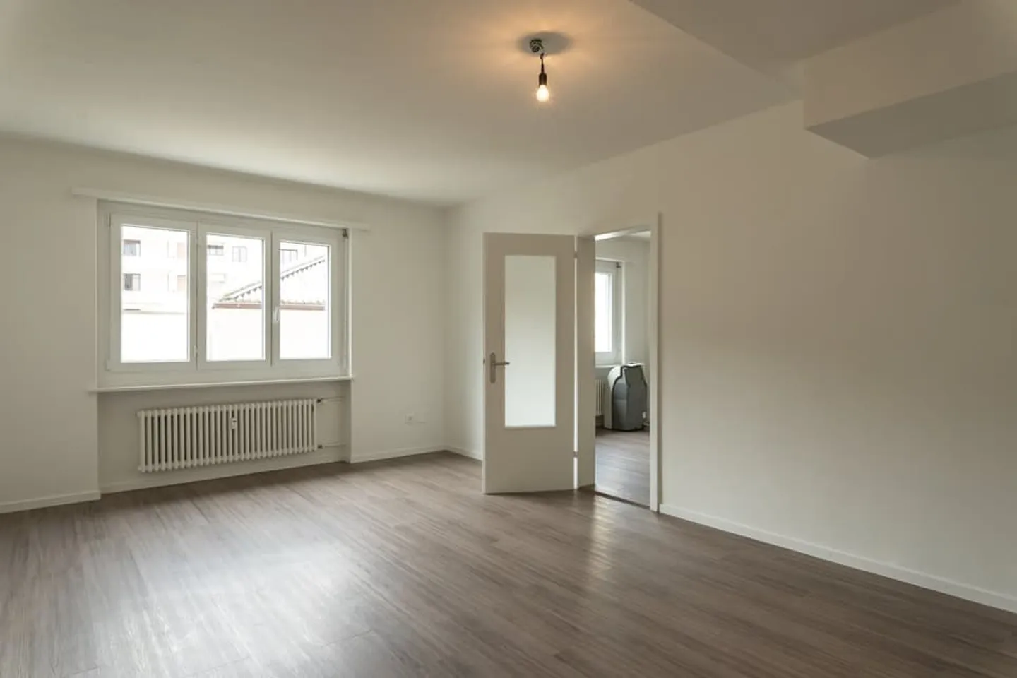 Espace commercial spacieux au 1er étage dans un emplacement central - Photo 8 sur 13