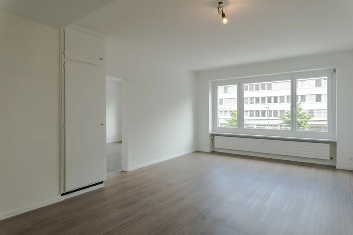 Espace commercial spacieux au 1er étage dans un emplacement central - Photo 11 sur 13