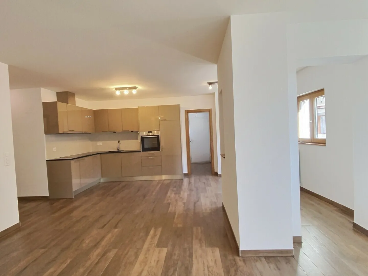 Appartamento 3.5 locali - Foto 2 di 13