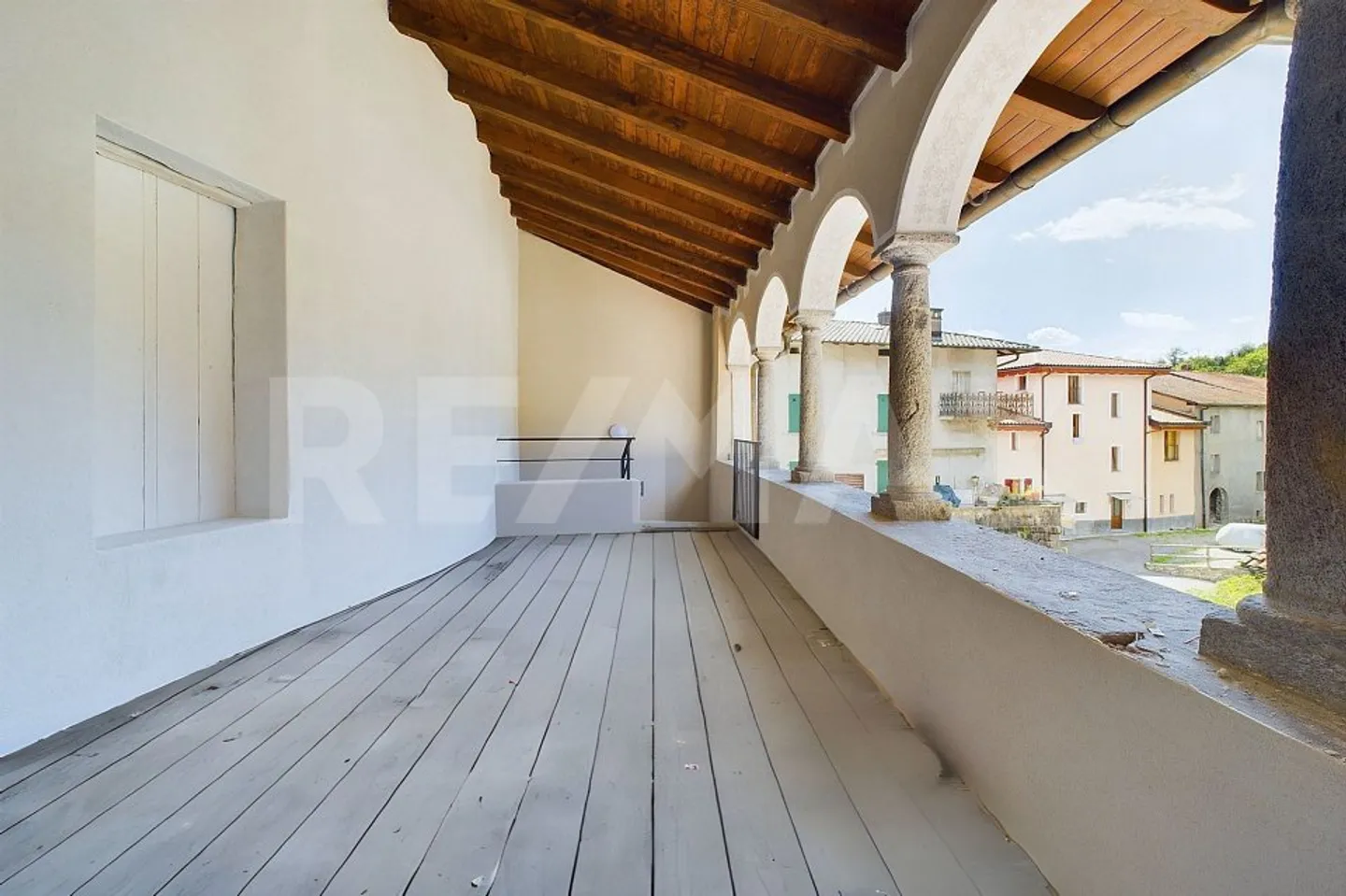 Casa singola in affitto - Foto 4 di 13