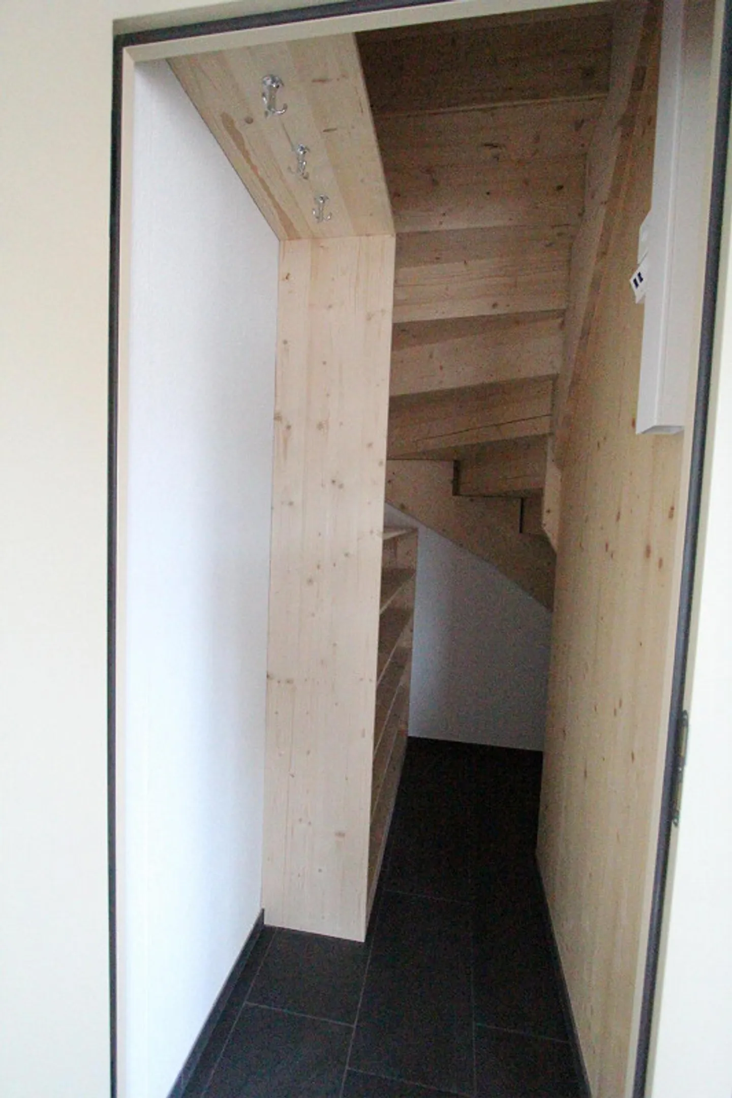 Property Standard | Modern Maisonette Apartment (Parking Included) - Photo 6 of 11