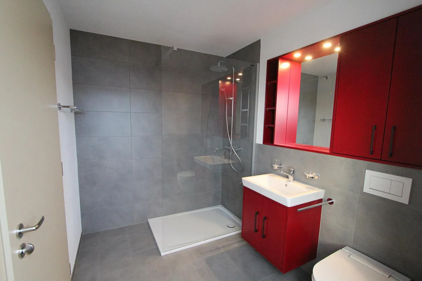 Property Standard | Modern Maisonette Apartment (Parking Included) - Photo 9 of 11