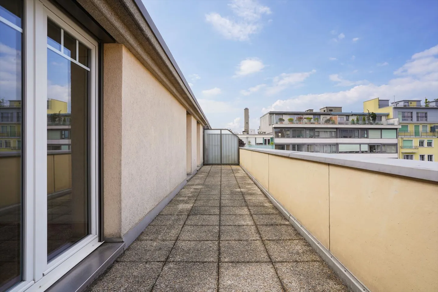 5-Zimmer-Penthouse im 8. Stock mit direktem Zugang durch den Aufzug - Foto 9 von 13