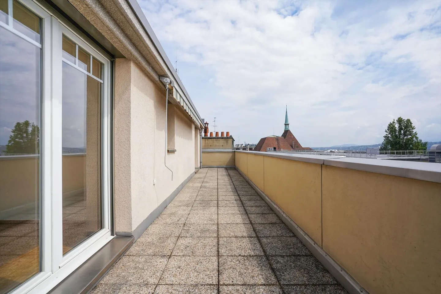 5-Zimmer-Penthouse im 8. Stock mit direktem Zugang durch den Aufzug - Foto 10 von 13