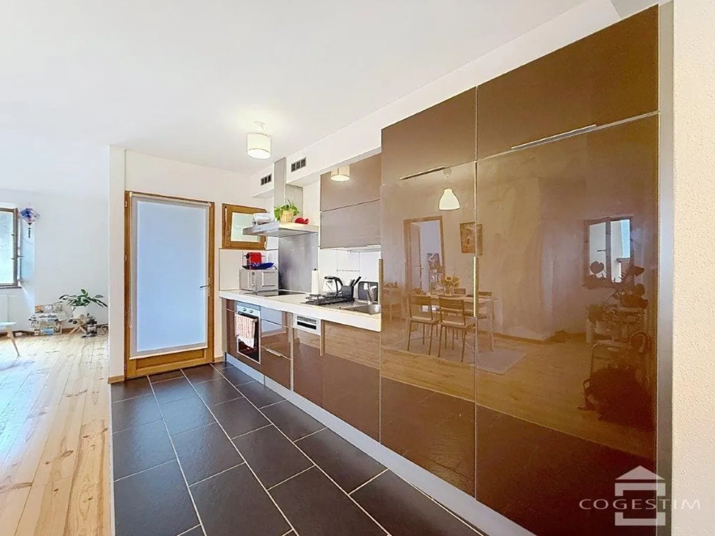 Charmant Appartement 2.5 pièces - Photo 3 sur 7