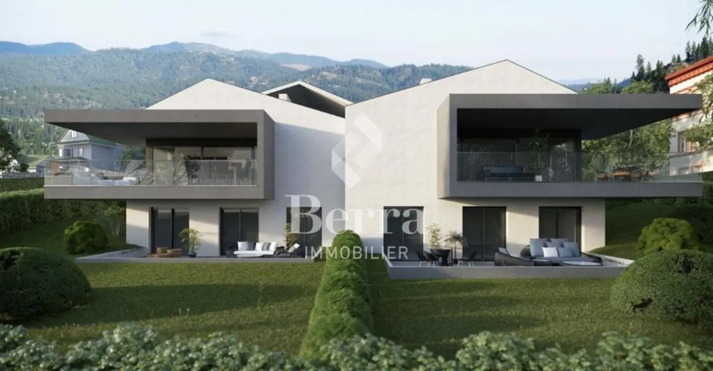 Elegant Duplex in Quiet Location - Photo 2 of 8