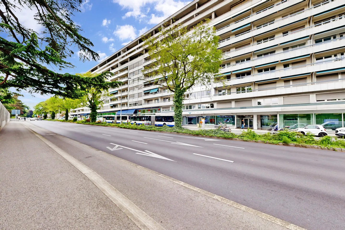 Living in a modern apartment just two steps from Lake Geneva! - Photo 1 of 11