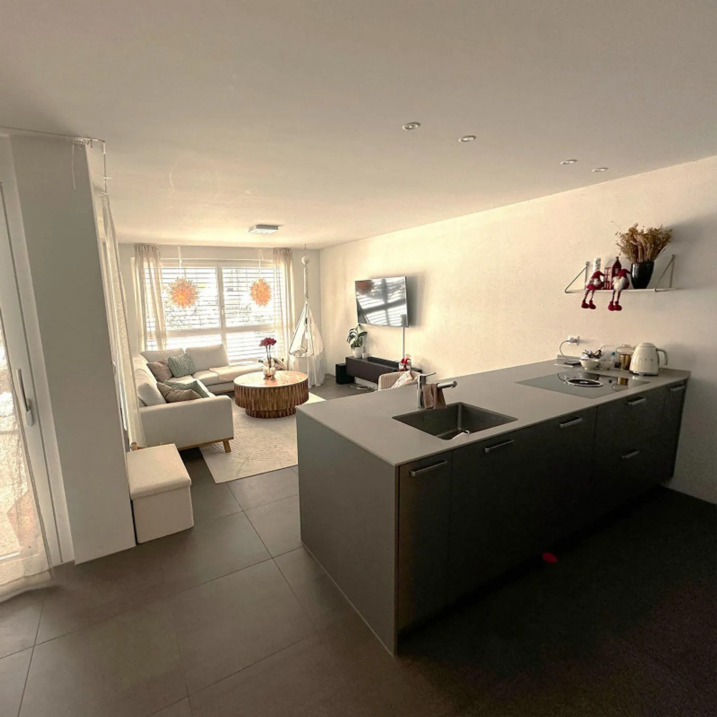 Moderne und stilvolle 3.5-Zimmerwohnung zu vermieten - Foto 2 von 15