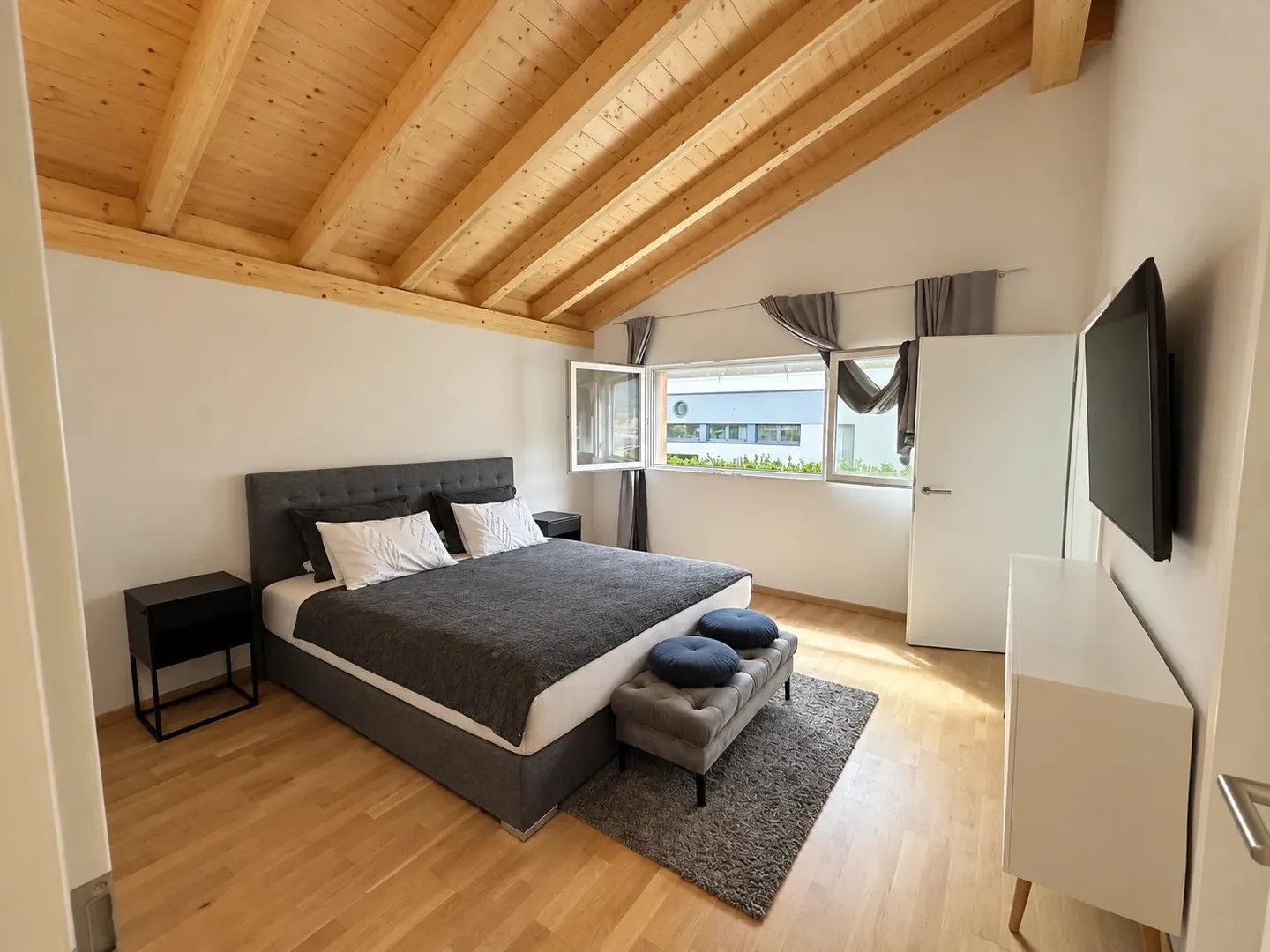 2021 House with Garden, Parental Suite and Development Potential - Photo 4 of 35