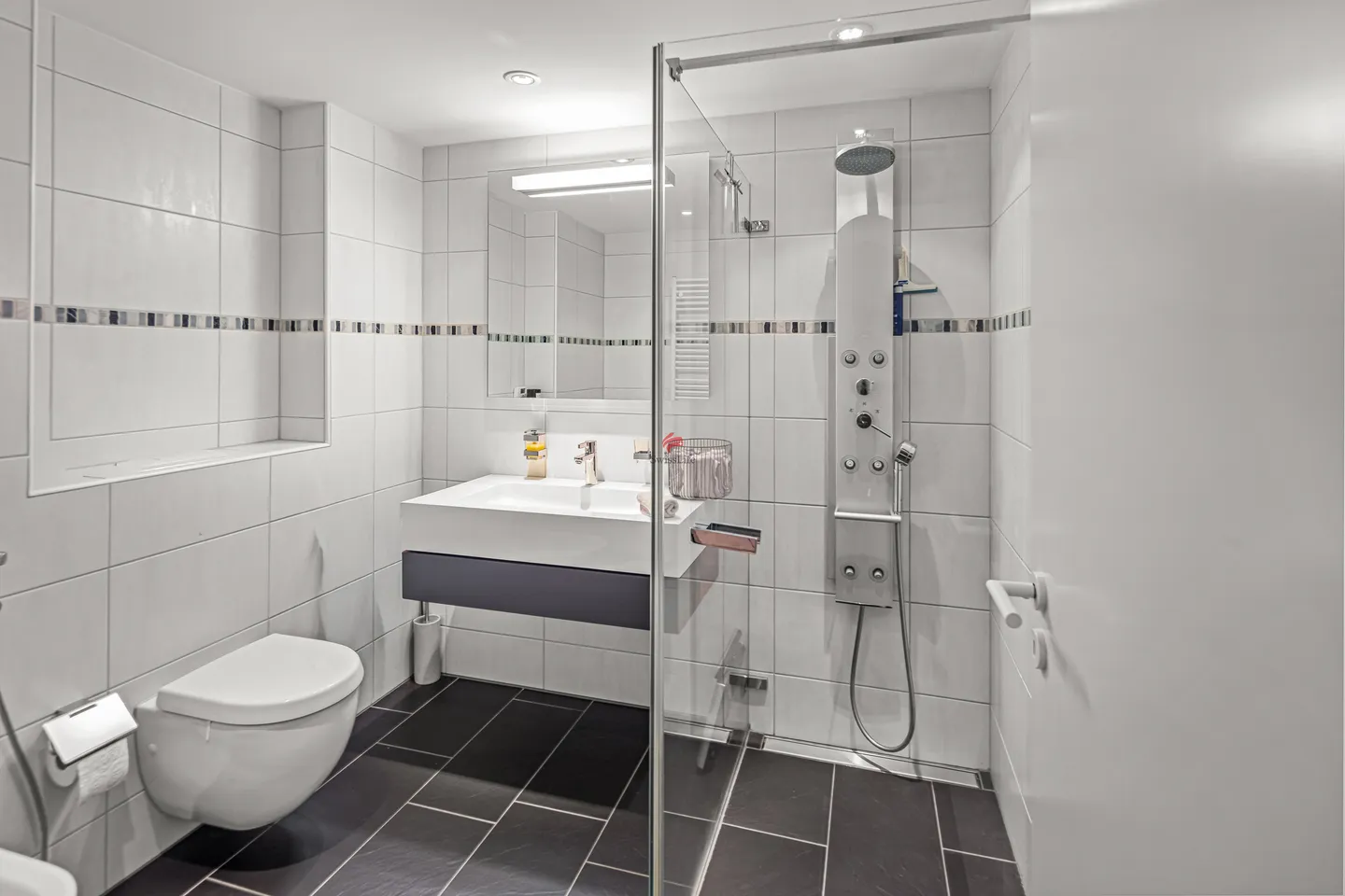 Attika mit 80 m² Terrasse - Foto 3 von 5