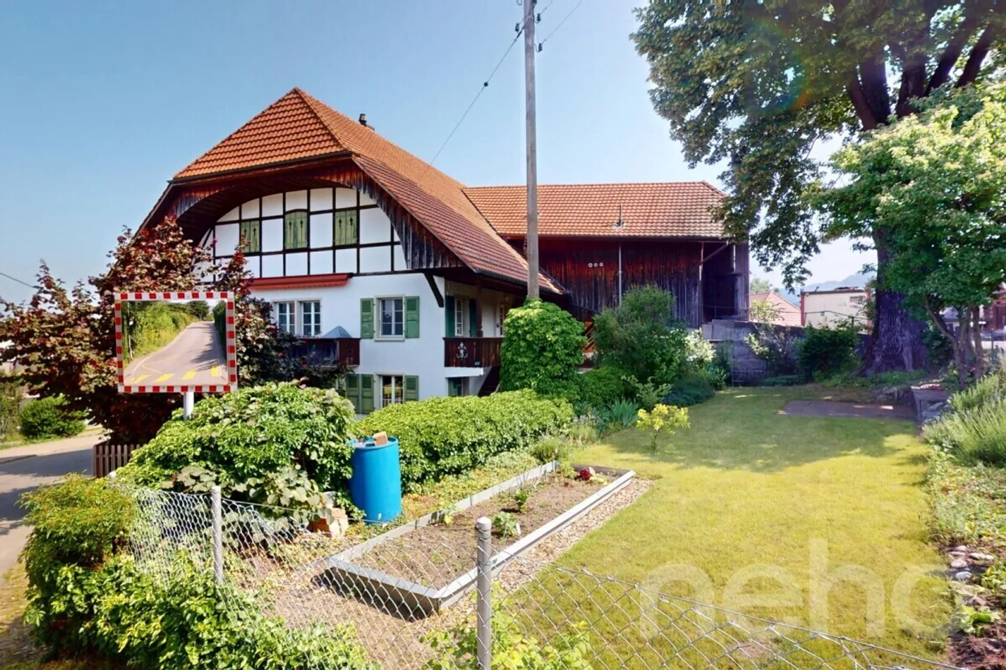 Fattoria centrale con potenziale di sviluppo - Foto 1 di 13