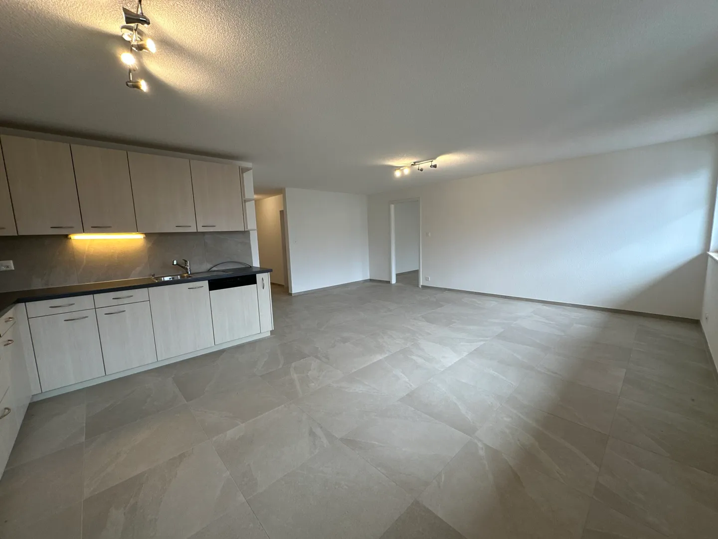 Appartamento Spazioso in Villaggio - Foto 2 di 12