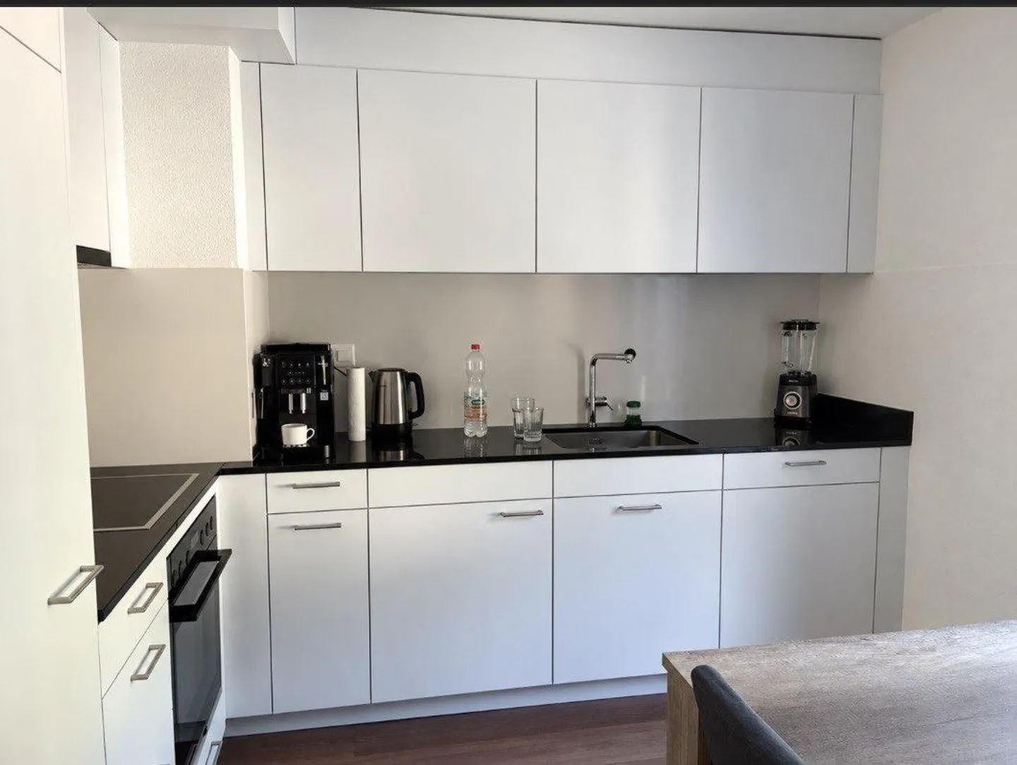5-room apartment - Photo 1 of 6