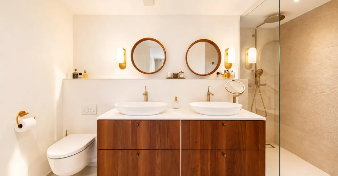 Exceptional duplex with private garden and lake view - Photo 6 of 12