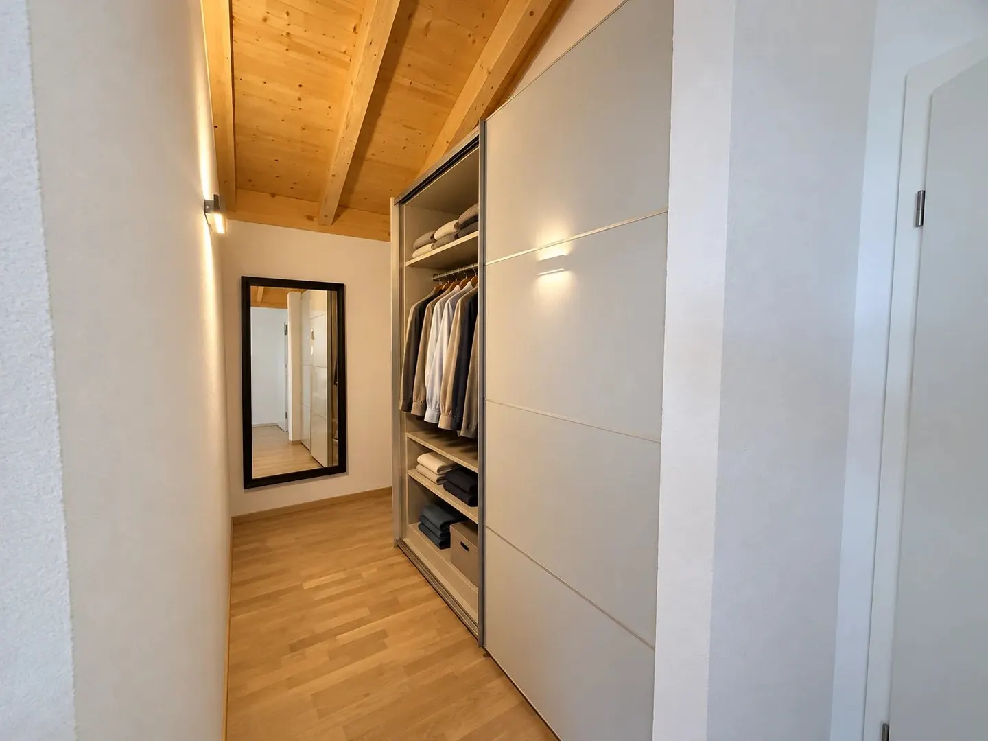 2021 House with Garden, Parental Suite and Development Potential - Photo 14 of 35