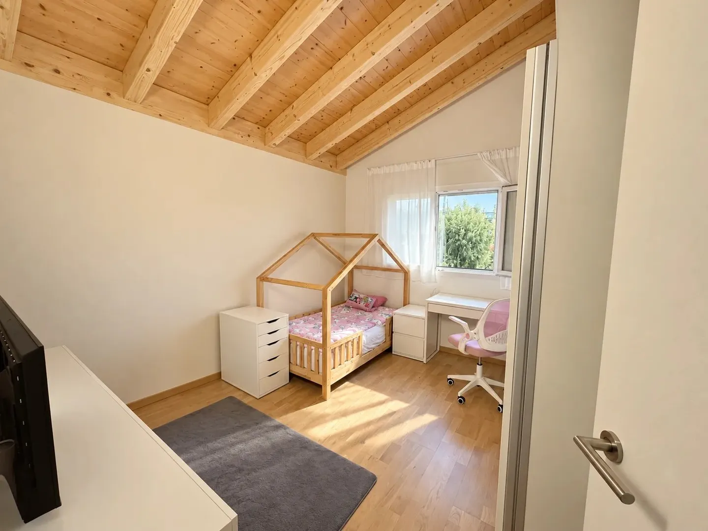 2021 House with Garden, Parental Suite and Development Potential - Photo 18 of 35