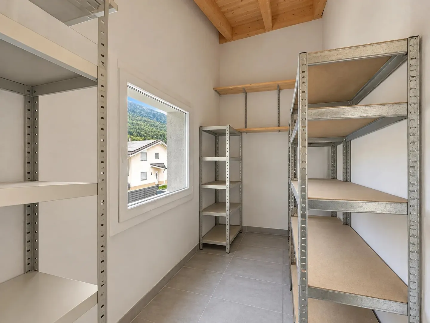 2021 House with Garden, Parental Suite and Development Potential - Photo 26 of 35
