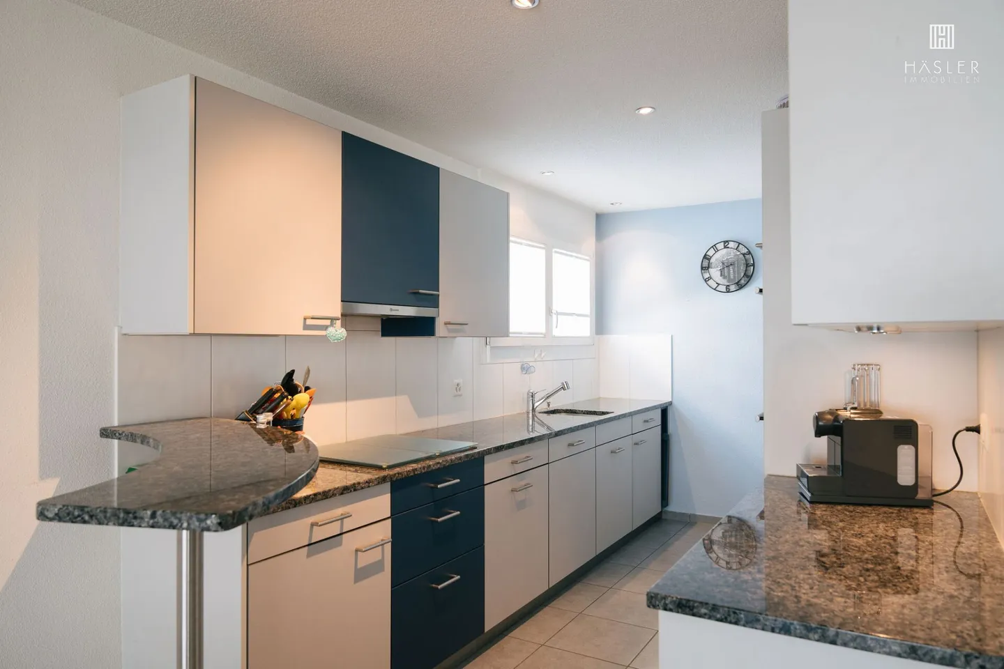 Spacious 4½-room apartment in a family-friendly neighborhood - Photo 8 of 11