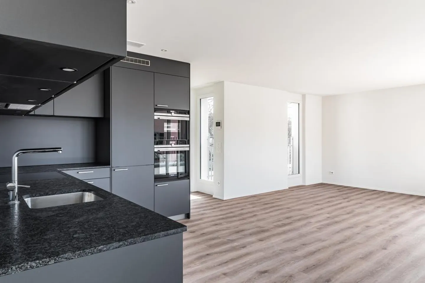 Moderne Attikawohnung mit Terrasse - Foto 3 von 11