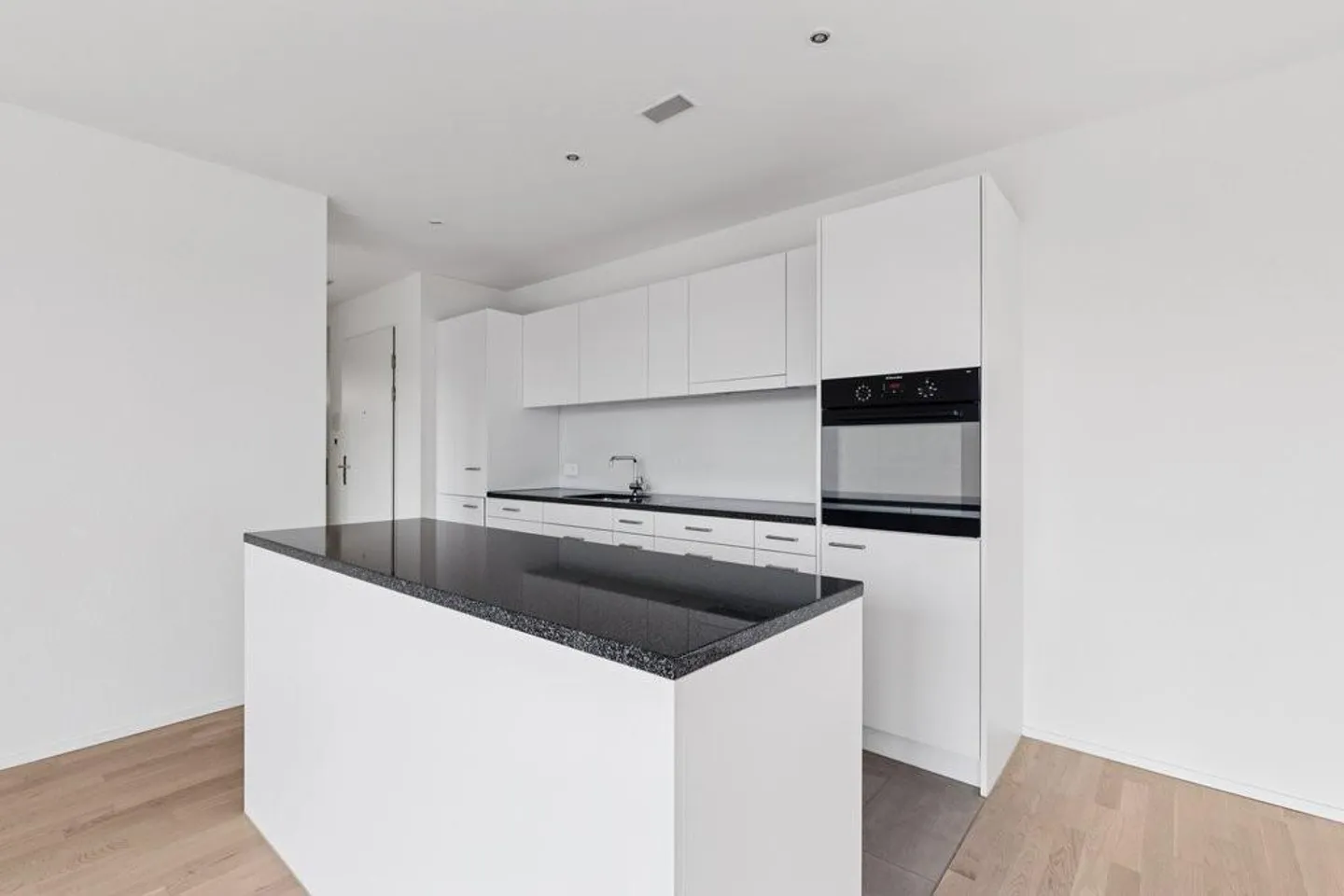 Nice living - Photo 4 of 5