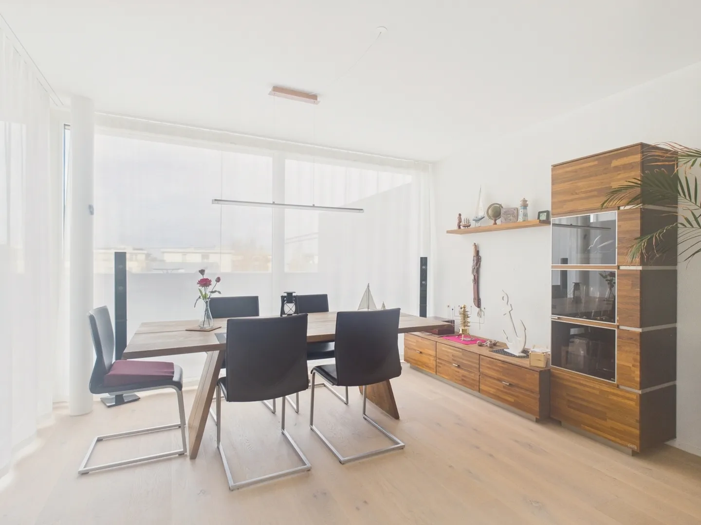 Bright 2.5-room apartment with large terrace in Staad - Photo 2 of 13