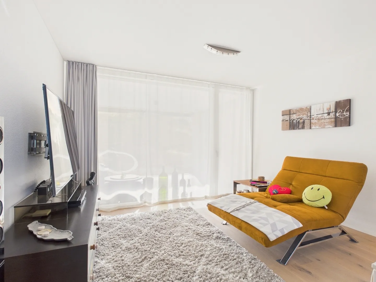 Bright 2.5-room apartment with large terrace in Staad - Photo 6 of 13