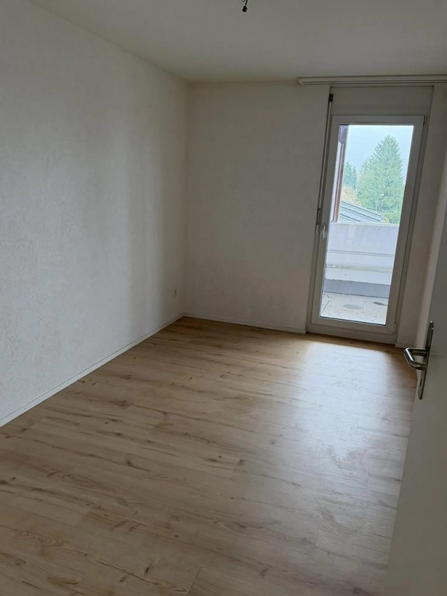 Charmant appartement 2 pièces sous les combles - Photo 3 sur 4