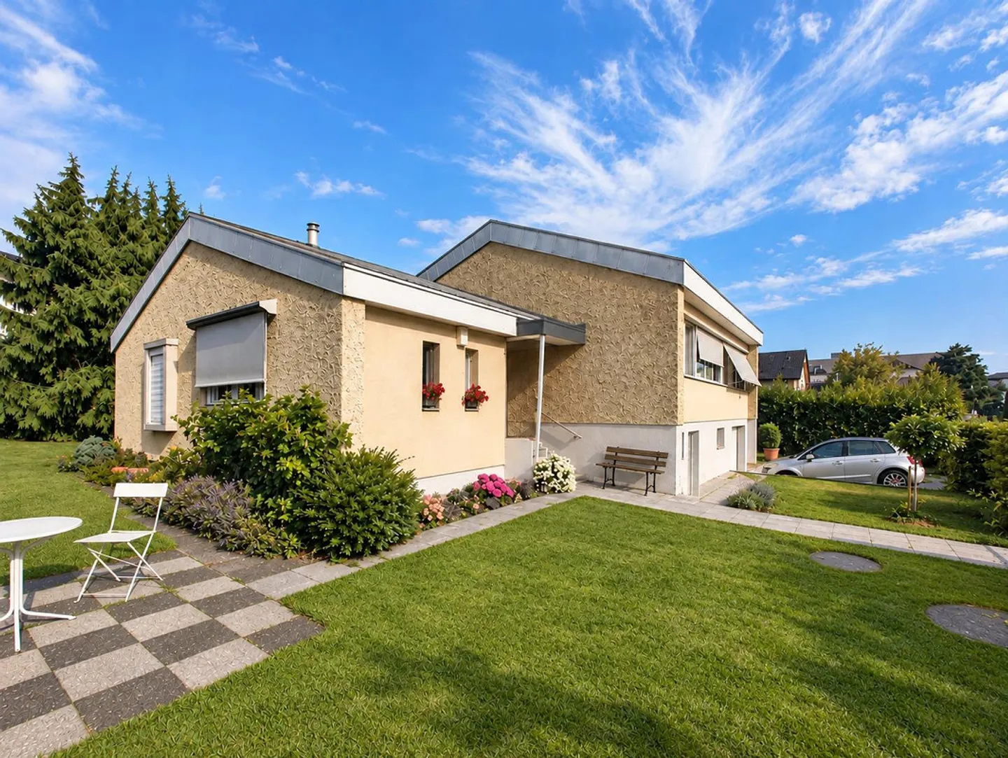 Une maison avec caractère, charme et sa propre architecture - Photo 1 sur 13
