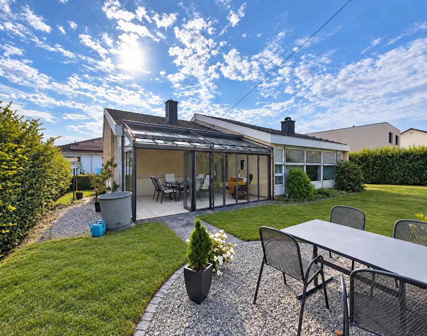Une maison avec caractère, charme et sa propre architecture - Photo 2 sur 13