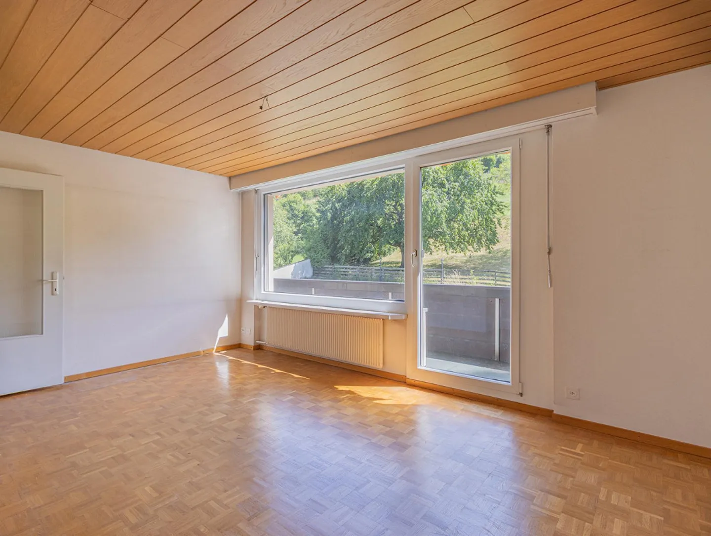 Charmante 2.5 Zi.-Wohnung - an idyllischer Lage - Foto 8 von 11