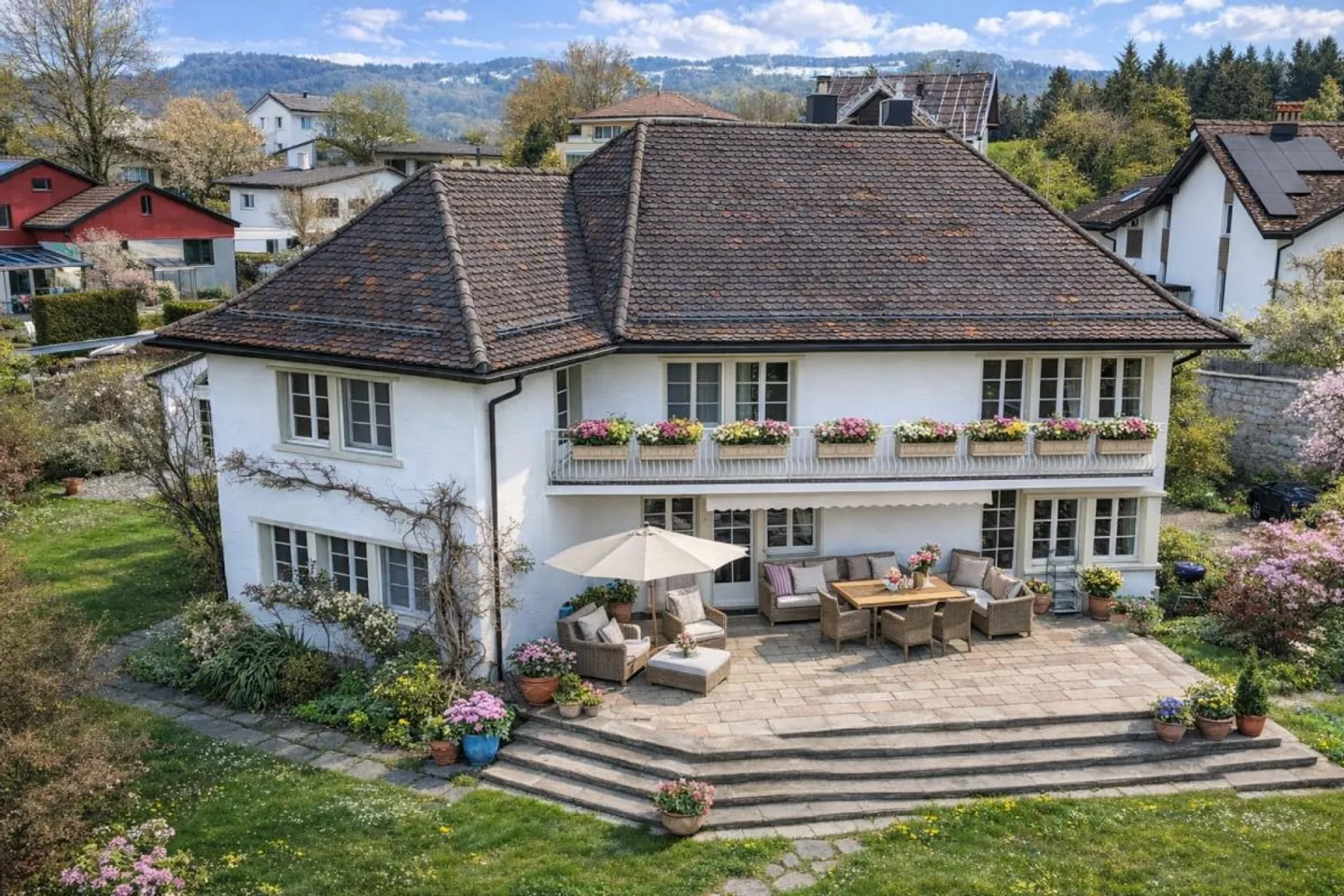 Country House Villa with Style, Character and Extraordinary Building Land Reserve - Photo 1 of 15