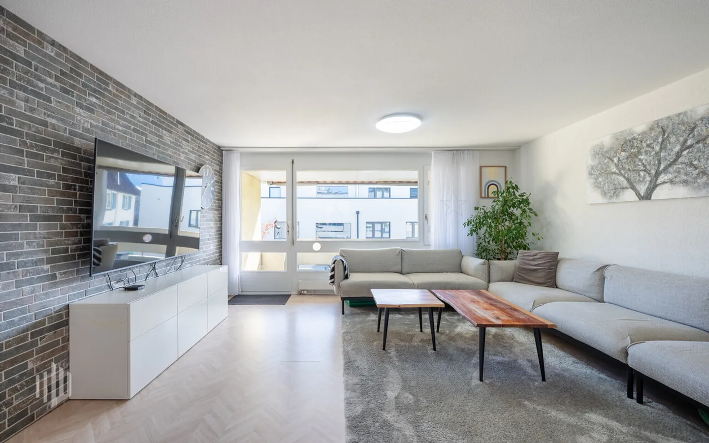 Family-Friendly Apartment with Balcony - Photo 2 of 13