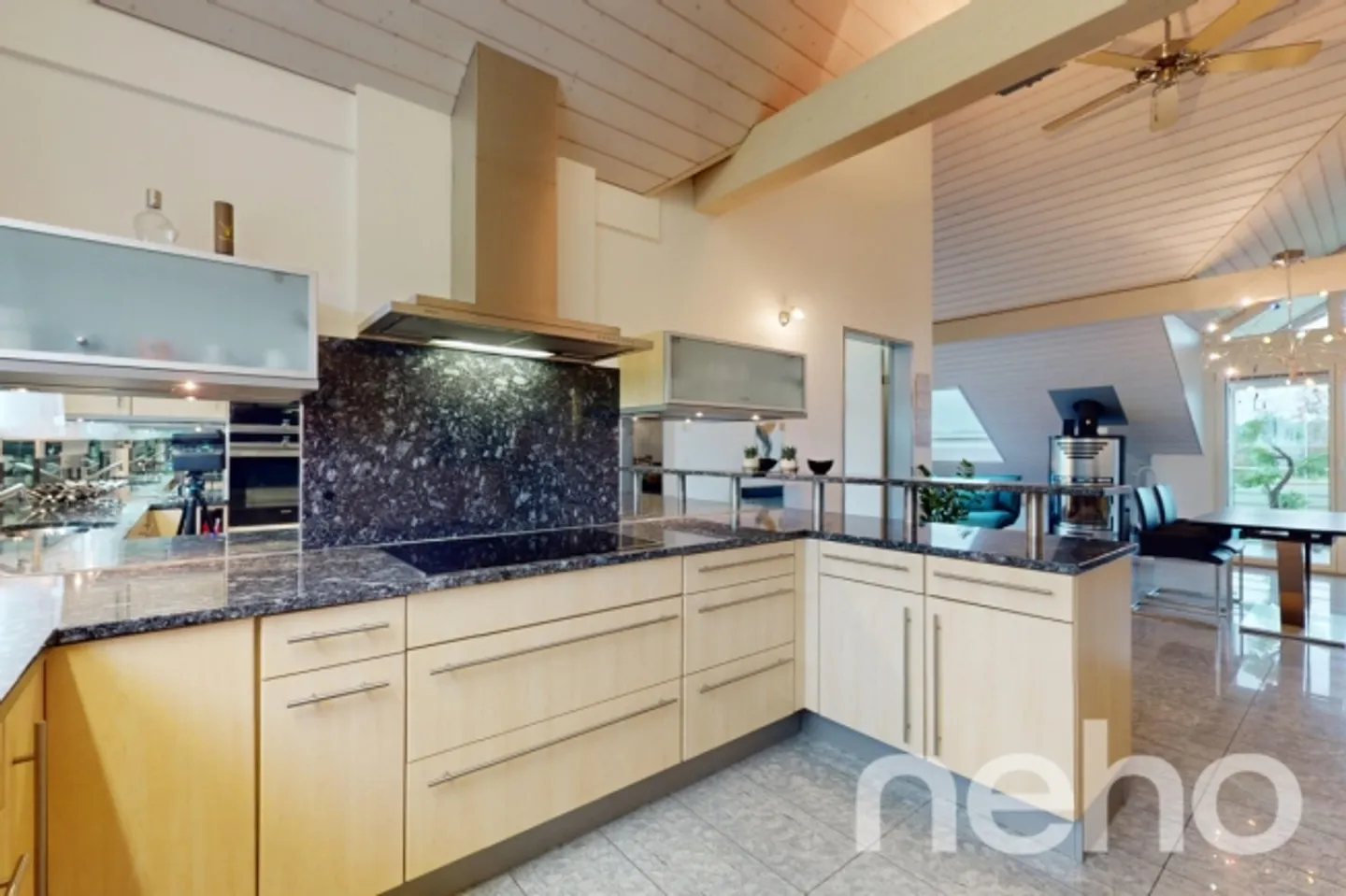 Sunny Penthouse Apartment with Wonderful Views - Photo 2 of 13
